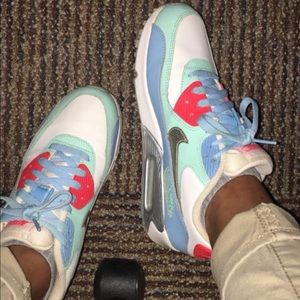 Nike air maxes